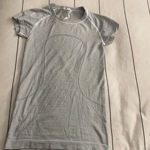 Lulu lemon short sleeved t
